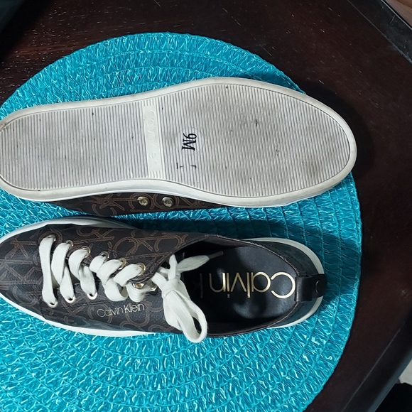 Calvin Kline Casual Shoes - Picture 2 of 3